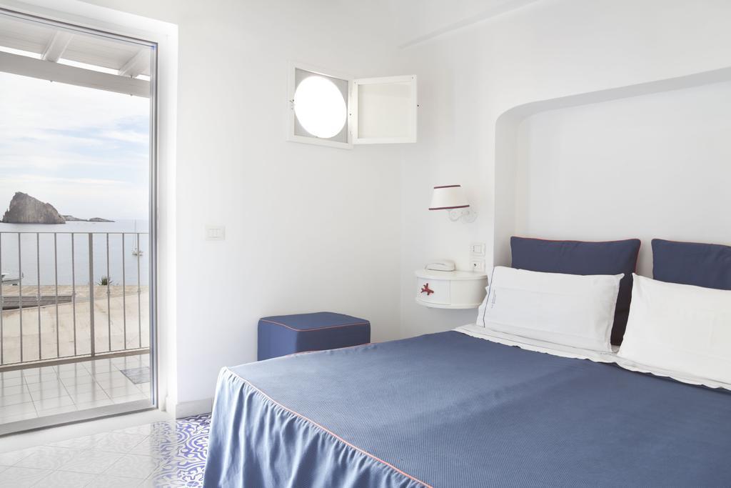 Hotel La Terrazza Panarea Exterior photo